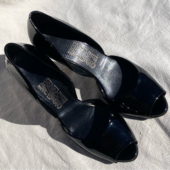 Ferragamo VINTAGE Patent Leather Peep Toe High Heels - Picture 13 of 15